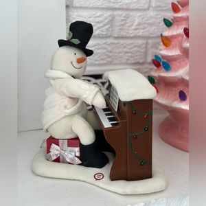 Hallmark 2005 Singing Piano Playing Snowman Collectable Holiday Decor